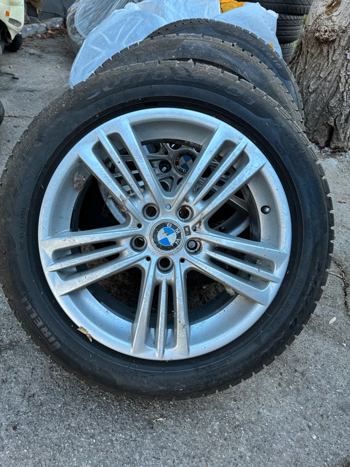 BMW M Paket Felgen 245 50 R 18 Winterreifen 18 Zoll Pirelli in Berlin