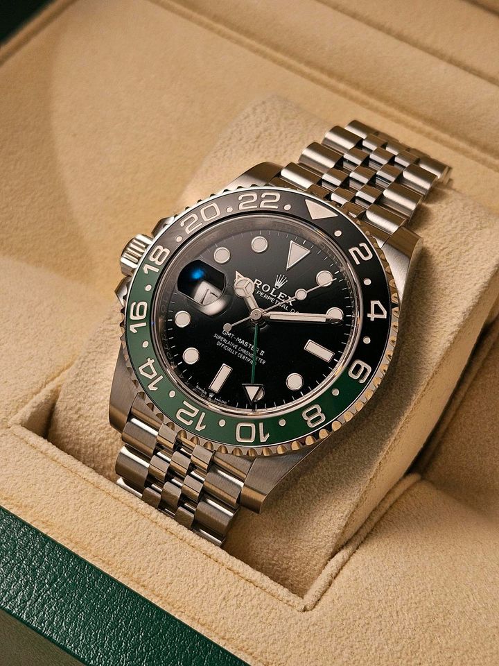 Rolex GMT-Master II, Grün/Sprite, NEU 03/2024 Fullset, 126720VTNR in Köln