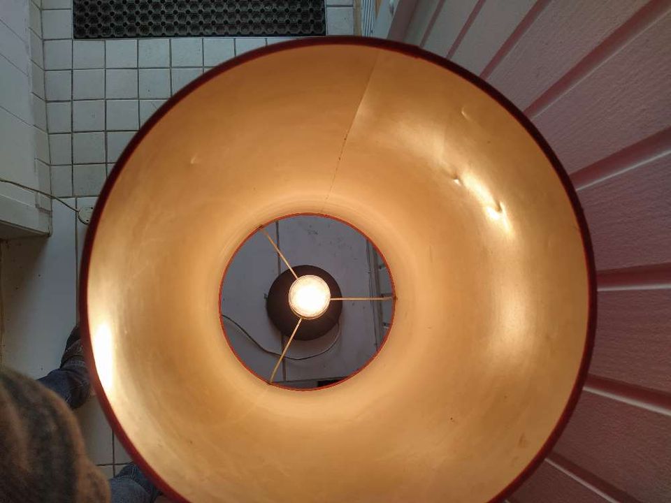 Stehlampe aus den 70ern mit original Schirm in Köln