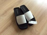 Sandalen Gr. L 40-41 weiß-schwarz, NEU! Niedersachsen - Cuxhaven Vorschau