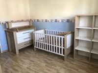 Baby-Kinderbett mit Seitenteile, Lattenrost, Matratze und Zubehör Niedersachsen - Wilhelmshaven Vorschau