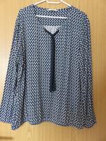 Shirt von Tchibo essentials Gr 44/46 Thüringen - Schleusingen Vorschau