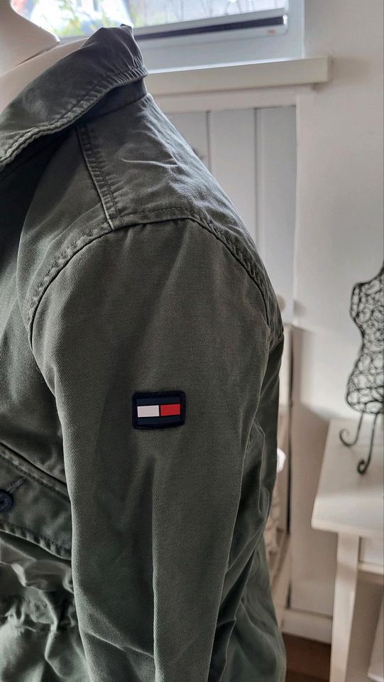 Jacke von Tommy Hilfiger Größe 164 in Ritterhude