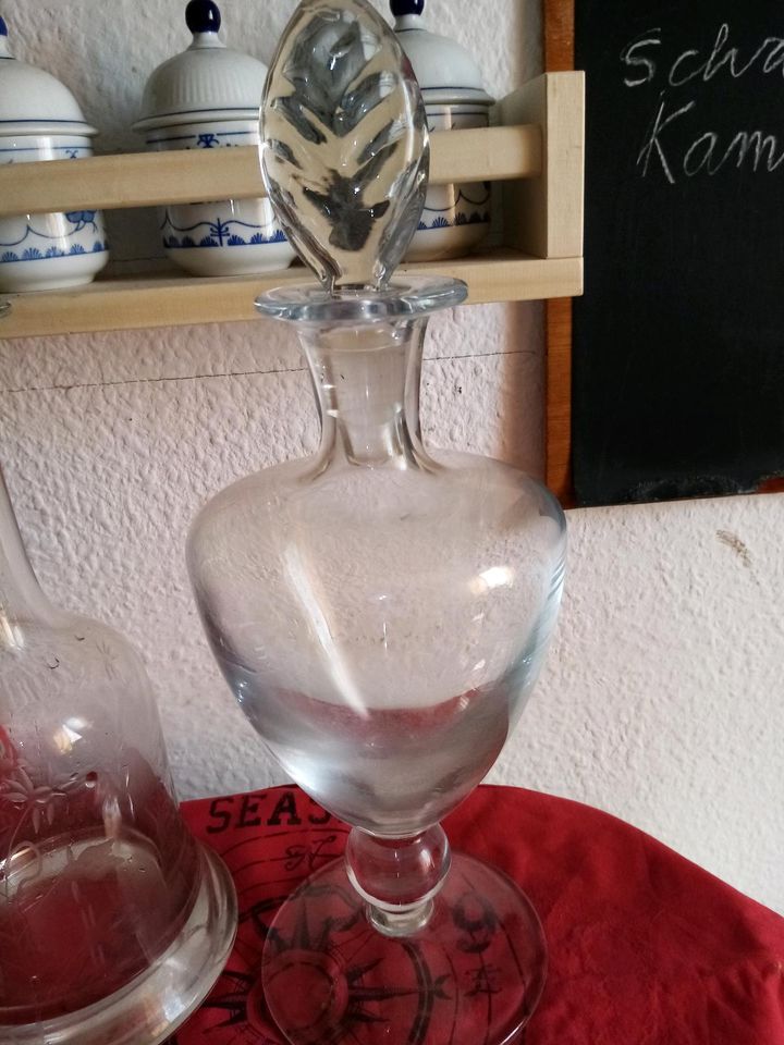 Zwei schöne Glaskaraffen zusammen 10 Euro in Greifswald