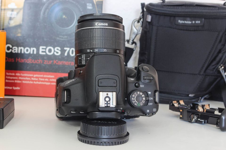 ⭐️ Händler! Canon EOS 700D Kit mit EF-S 18-55mm IS, BG,Tasche⚡️ in Schwanau