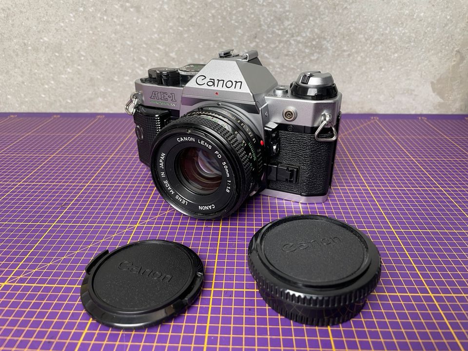 Canon AE-1 Programm + nFD 1,8/50mm - analoge Kamera - Überprüft! in Leipzig