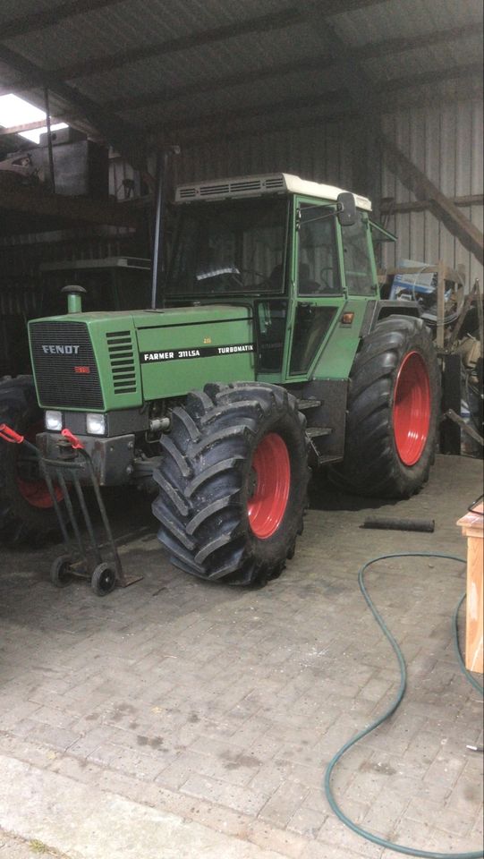 Fendt Farmer 311 kotflügelverbreiterungen/kotflügel/gr. Spiegel in Wangerland