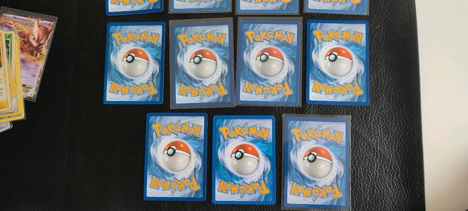 Pokemon Karten Sammlung reverse holo , zaptos , machamp , raichu in Villingen-Schwenningen
