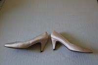 weiße/ivory Pumps Gr. 6,5 (40) von Bally aus Leder (123) Niedersachsen - Osnabrück Vorschau