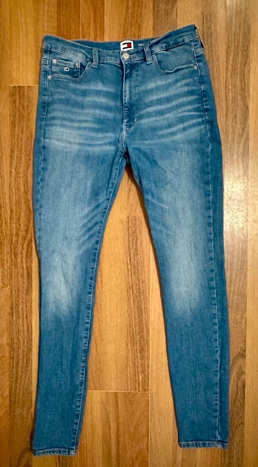 Tommy Jeans Sylvia High Super Skinny W33 L34 in Bocholt