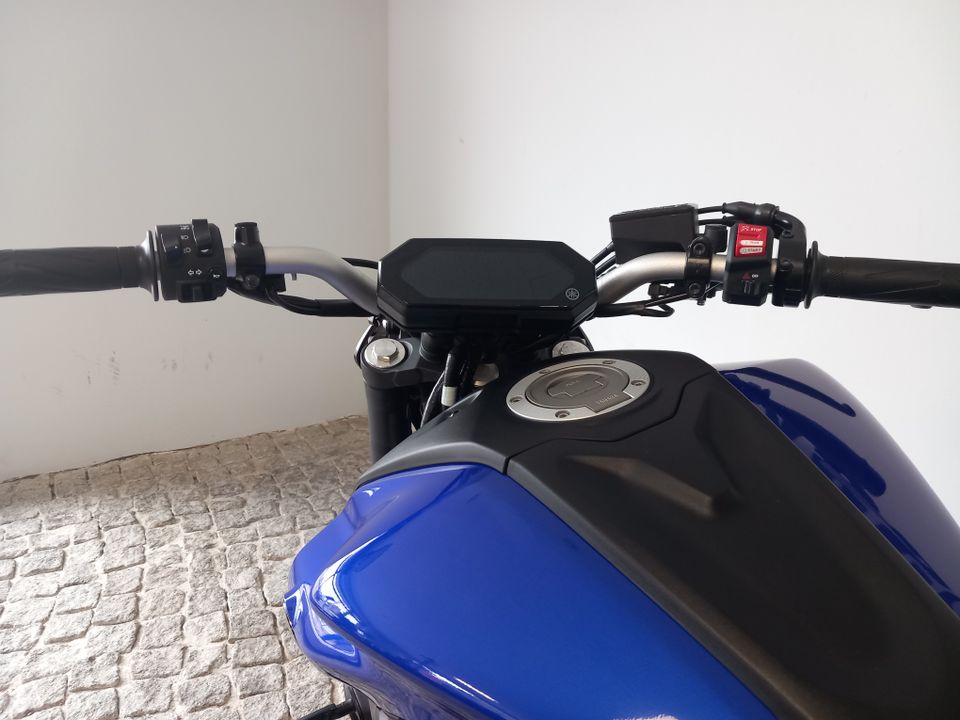 Yamaha MT07, Icon Blue, wenig Kilometer, Spiegel, kurzer KZH in Malchin