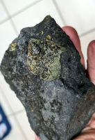 Olivin in Basalt Bauersberg Bischofsheim Rhön Gesteine Mineralien Hessen - Ebersburg Vorschau