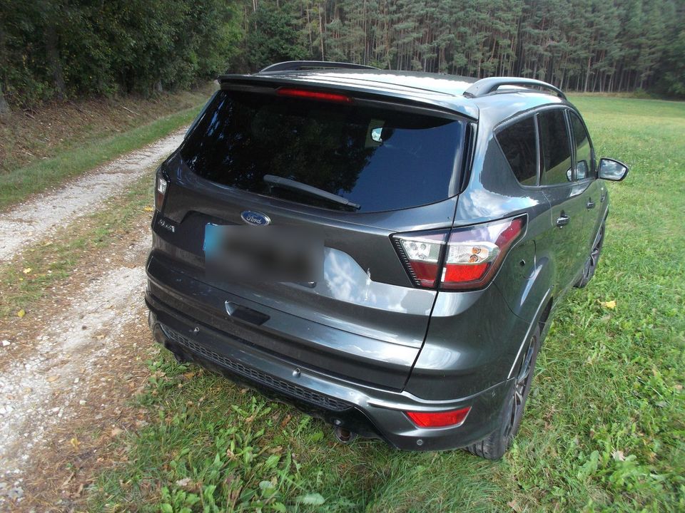 Ford Kuga 2,0 TDCi 4x2 110kW ST-Line ST-Line in Vestenbergsgreuth