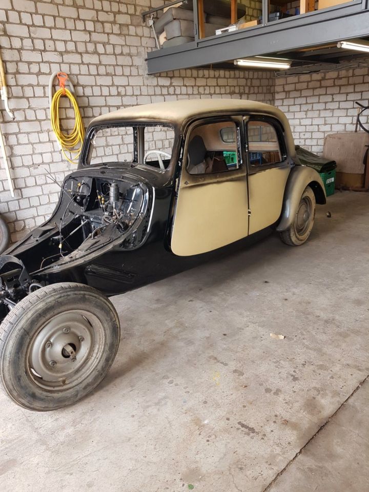 Citroen 11cv BL Traktion 1955 Top Zustand in Duisburg