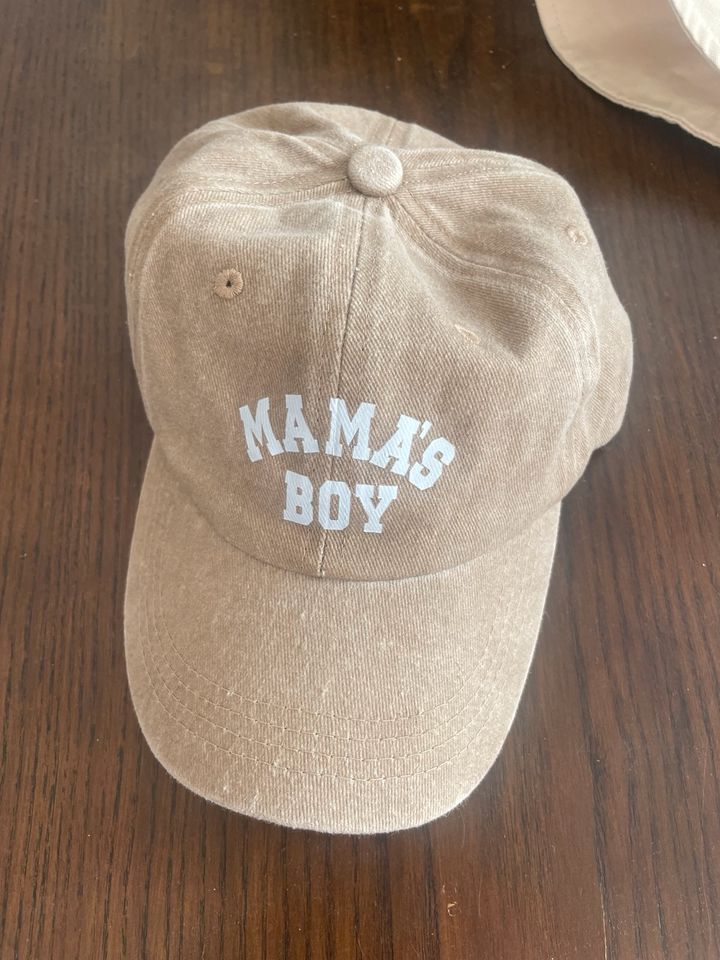 Mamas Boy base cap Jungen beige Mütze Baby 2-3 Jahre in Berlin