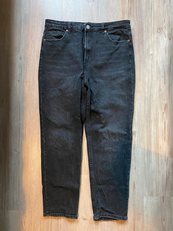 ZARA Jeans dunkelblau 46 mom fit denim grau in Münchberg