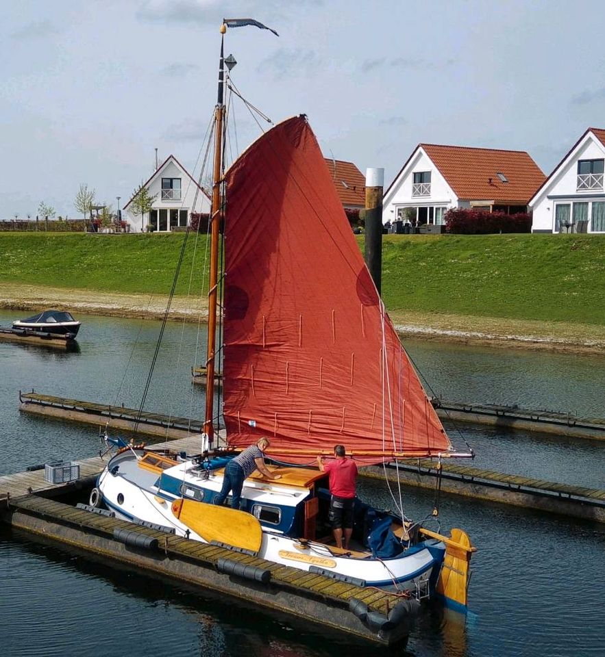 Plattbodenschiff Enkhuizer Bol Segelboot in Wermelskirchen