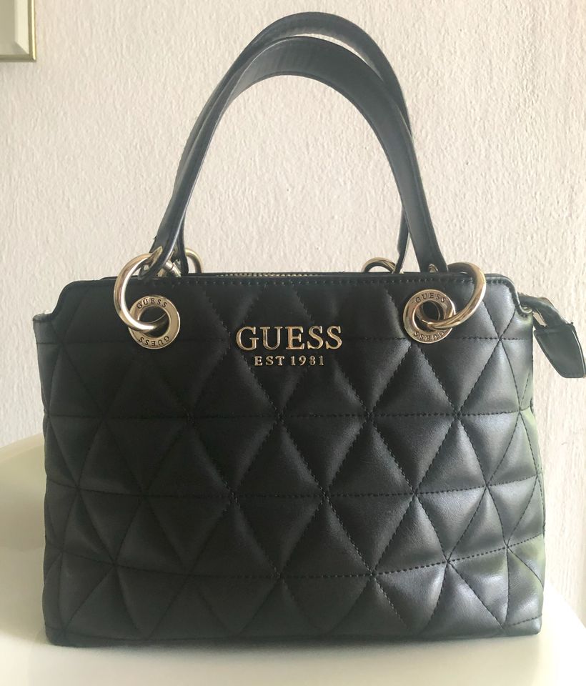 Guess Handtasche schwarz in Ismaning