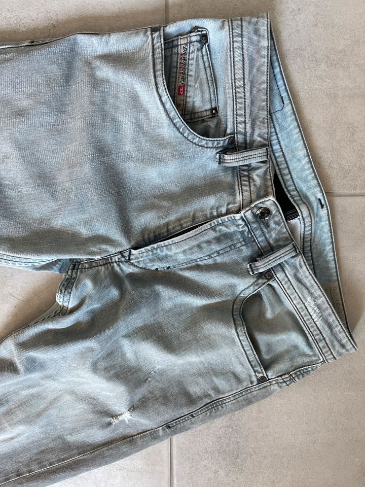 Diesel Herren Jeans Gr. 30 in Schönau v d Walde