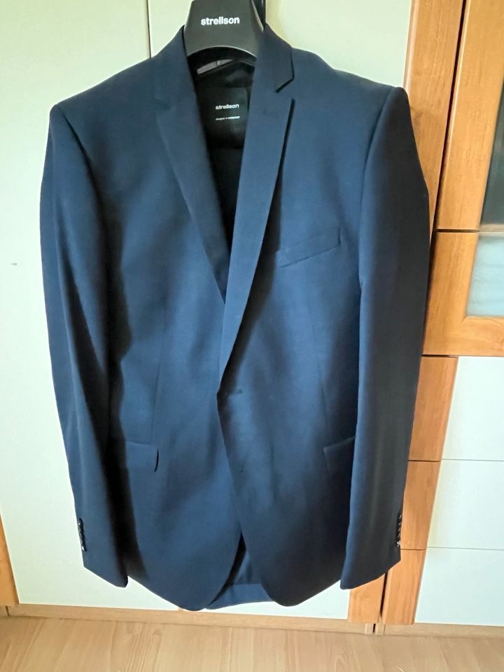 Strellson Anzug blau 1mal getragen Größe 98/54 in Markt Rettenbach