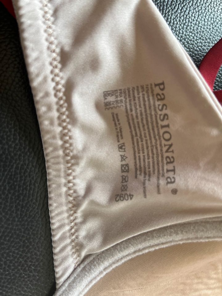 Calvin Klein und Passionata BH 80C rot und beige in Wiesbaden