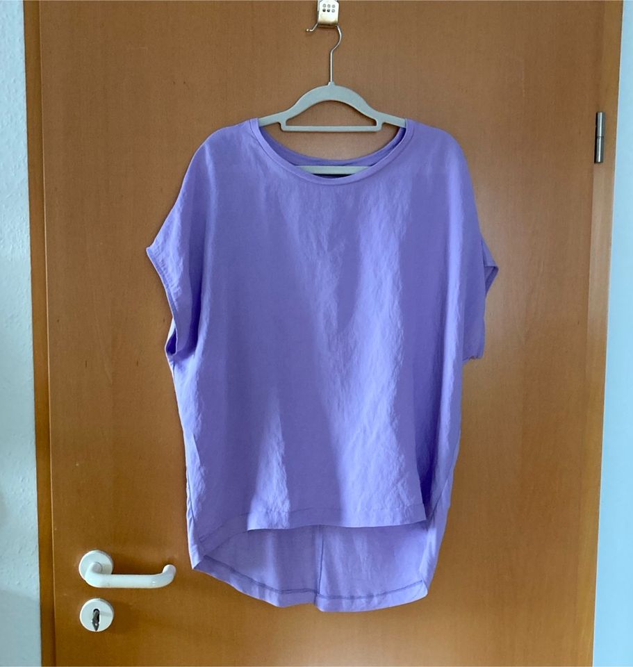 Esprit Oversized Shirt Seidenoptik Lavendel Gr. M ungetragen in Hannover