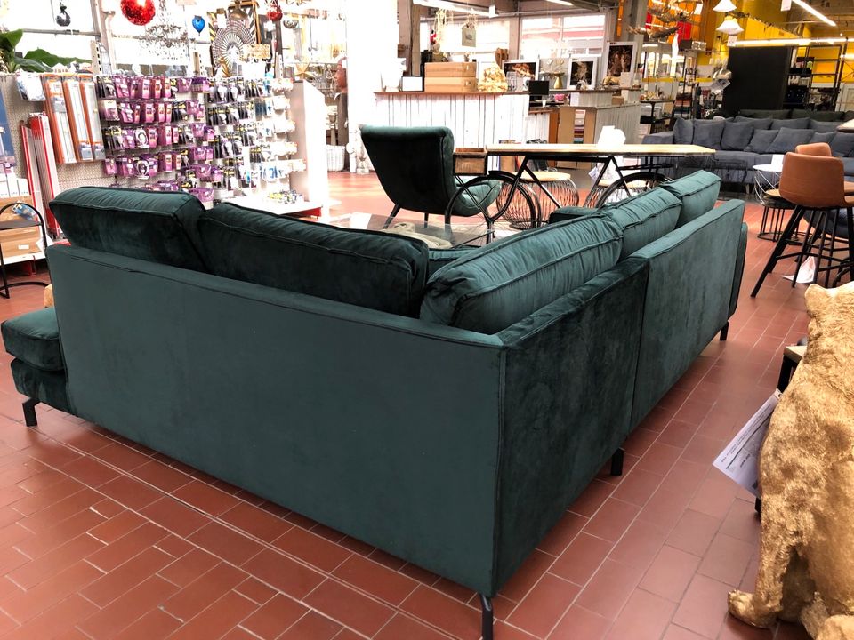Garnitur "Vigo" L-Form Ecksofa Couch Sofa Samtoptik grün in Bremen