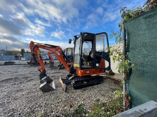 Minibagger Hitachi ZX 19 mit Powertilt Löffelpaket Bagger 1,9 to. Excavator Baumaschine Raupenbagger Kompaktbagger in Rednitzhembach