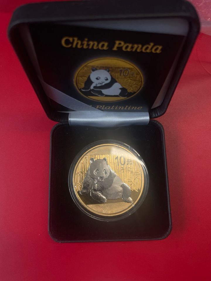 China Panda 2015 Gold Platinline 1 Unze Silbermünze in Berlin
