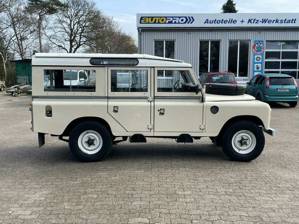 Land Rover 109 Serie III 5trg.  Unrestauriert+Original+ in Grasberg