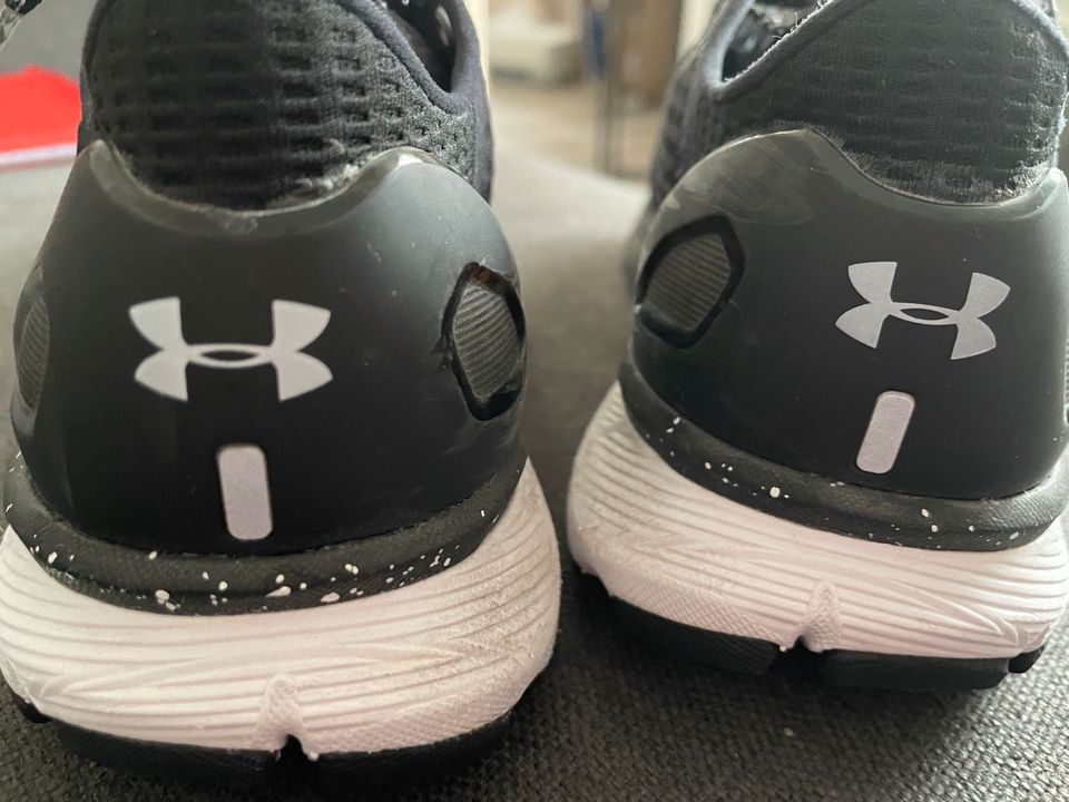 Under armour charged sneaker, Sportschuh in Rödental