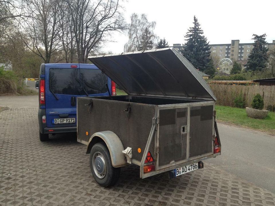 Wohnwagen Autotrailer Marktanhänger Boote Anhänger -- Transport in Berlin