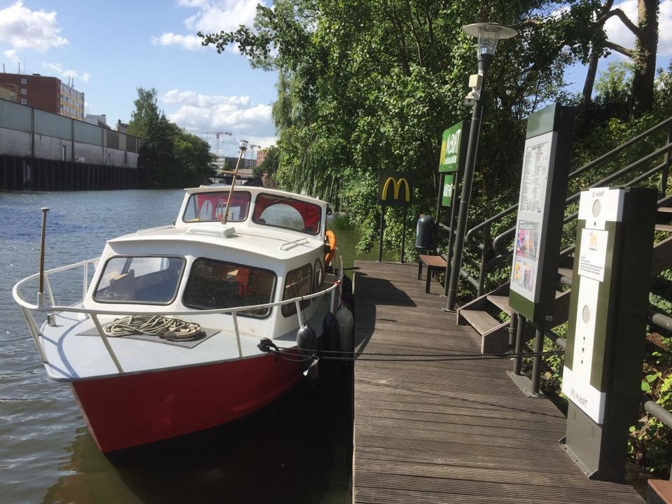 Motoryacht / Kajütmotorboot / Motorboot Außenborder Honda 35PS in Hamburg