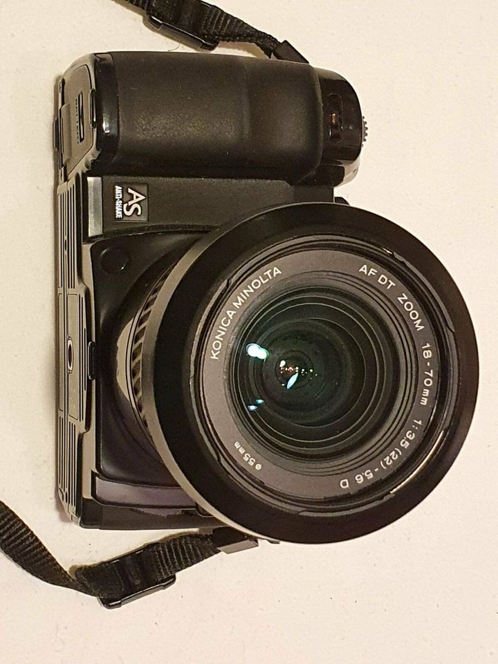 Spiegelreflexkamera Konica Minolta Dynax 5D (defekt) mit Zubehör in Rottenburg am Neckar