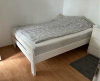 Bett 1,40 x 2 m inkl. Lattenrost und Matratze (Federkern) Niedersachsen - Oldenburg Vorschau