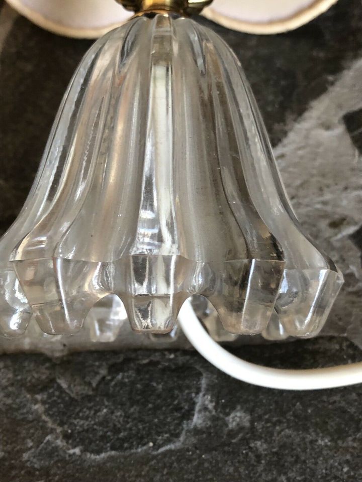 Alte Tischlampe mit Stoffschirm in Rösrath