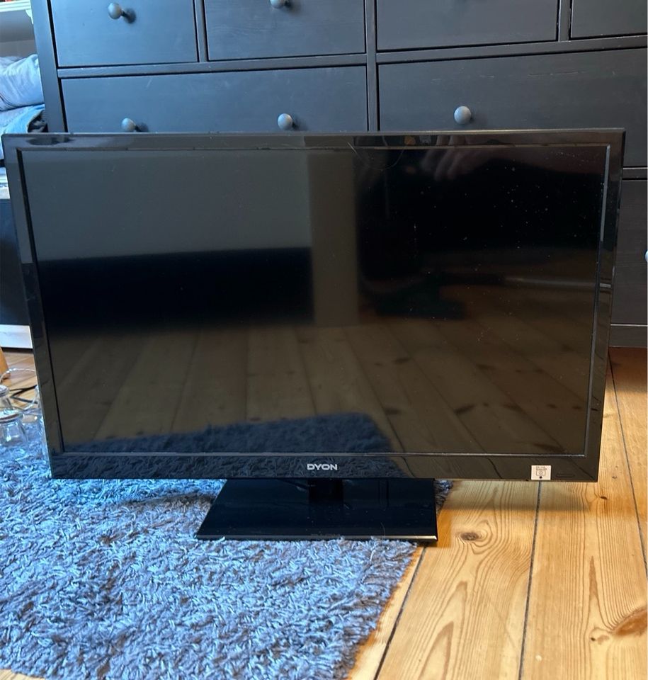 Dyson TV mit Dvdplayer (70x40cm) in Berlin