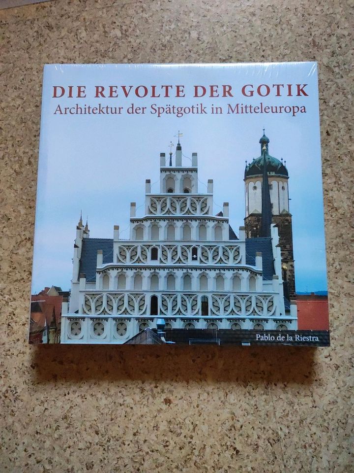 Buch Die Revolte der Gotik NEU und OVP in Winden