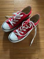 Wie NEU Converse rot Gr. 36 Bayern - Freising Vorschau