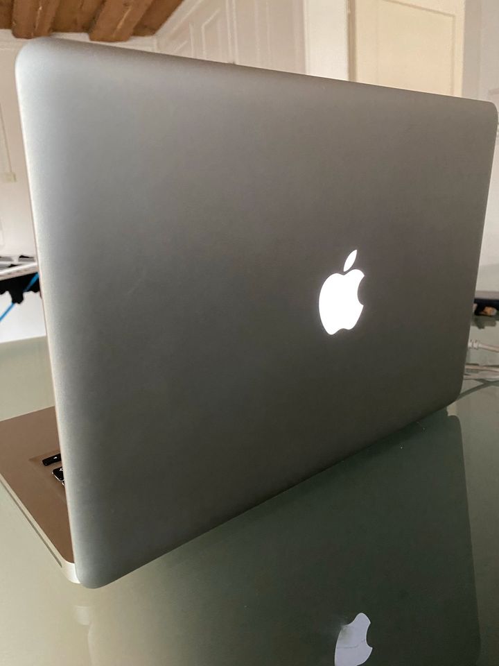 MacBook Pro 16GB RAM i7 2,9Ghz SSD in Rosenfeld