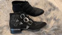 Wunderschöne Nieten Halbschuhe, Stiefeletten, Gr. 38, NEU Nordrhein-Westfalen - Geseke Vorschau