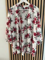 H&M Divided Kimono Cardigan Gr. S weiß mit roten Rosen Bremen - Vegesack Vorschau