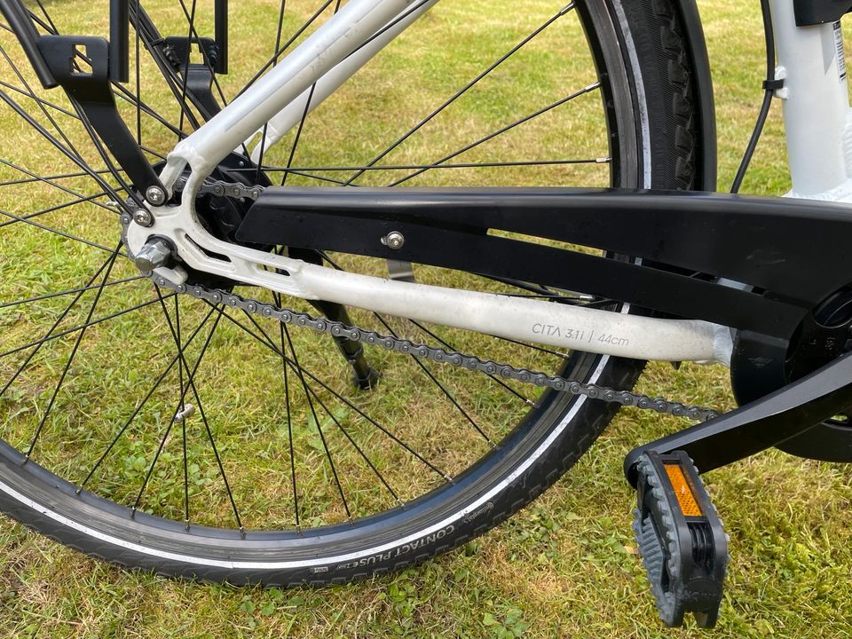 E-Bike Fischer weiß, 28 Zoll, Damenrad, Cita in Fuldabrück