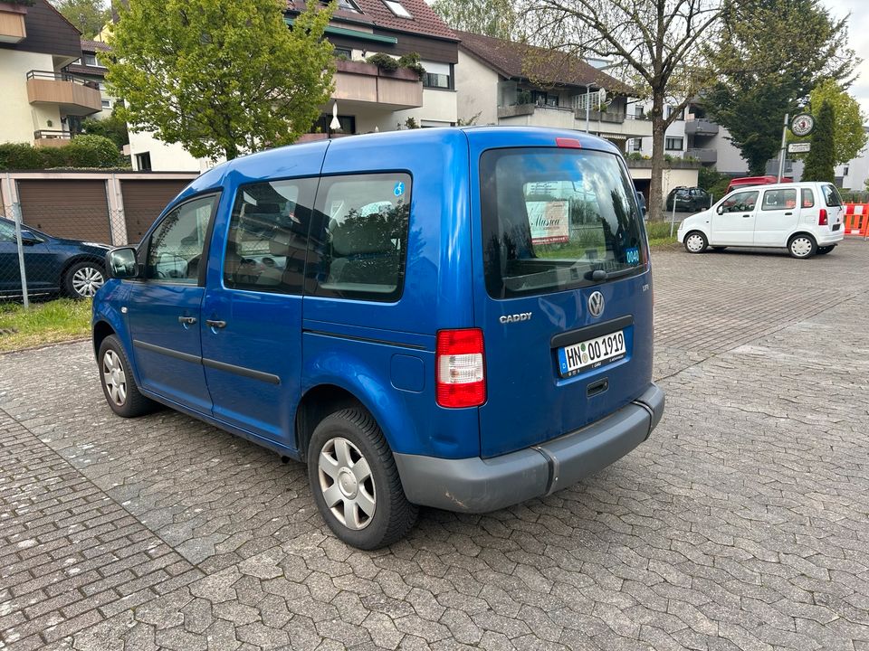 VW Caddy - Rollstuhlrampe - gepflegt in Esslingen
