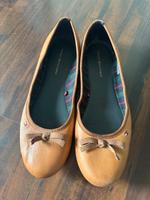 Tommy Hilfiger Ballerinas braun echtes Leder Gr. 42 super Zustand Hessen - Oberursel (Taunus) Vorschau