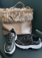 Guess Turnschuhe Größe 36 Niedersachsen - Isernhagen Vorschau