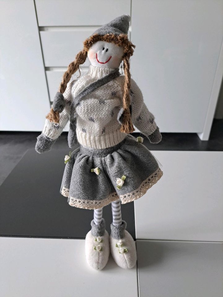 Mädchen Puppe Figur Deko in Dortmund