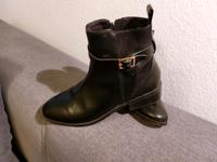 Stiefelette Stiefel 40 H&M schwarz Kunstleder Boots sehr schön Nordrhein-Westfalen - Mettmann Vorschau