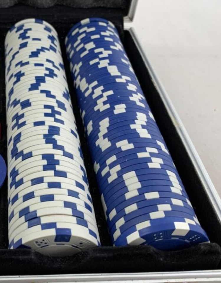Pokerkoffer Pokerset mit 200 Pokerchips Poker Chips im Alu Koffer in Gangelt