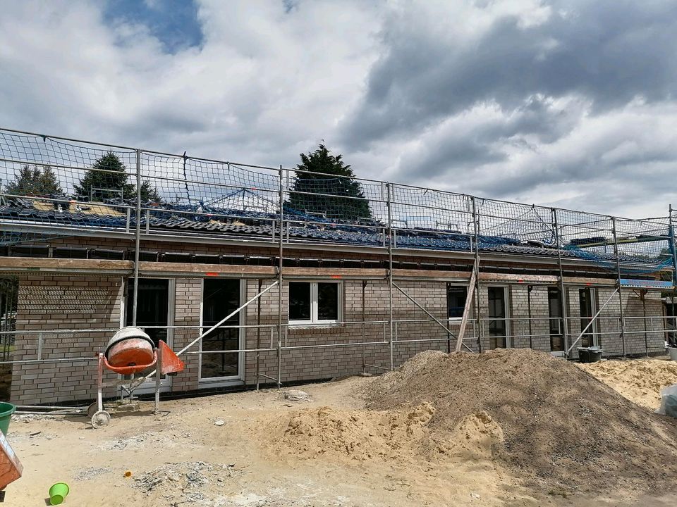 Malergerüst Dachgerüst Baugerüst Verleih für Photovoltaik, Solar. in Eystrup